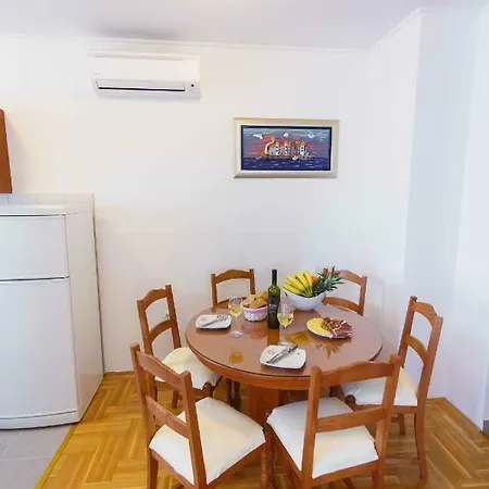 Luxury Leda Apartment